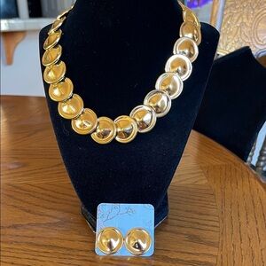 Collar + Earrings Signed Monet)